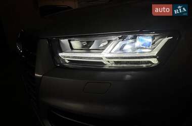 Позашляховик / Кросовер Audi Q7 2017 в 