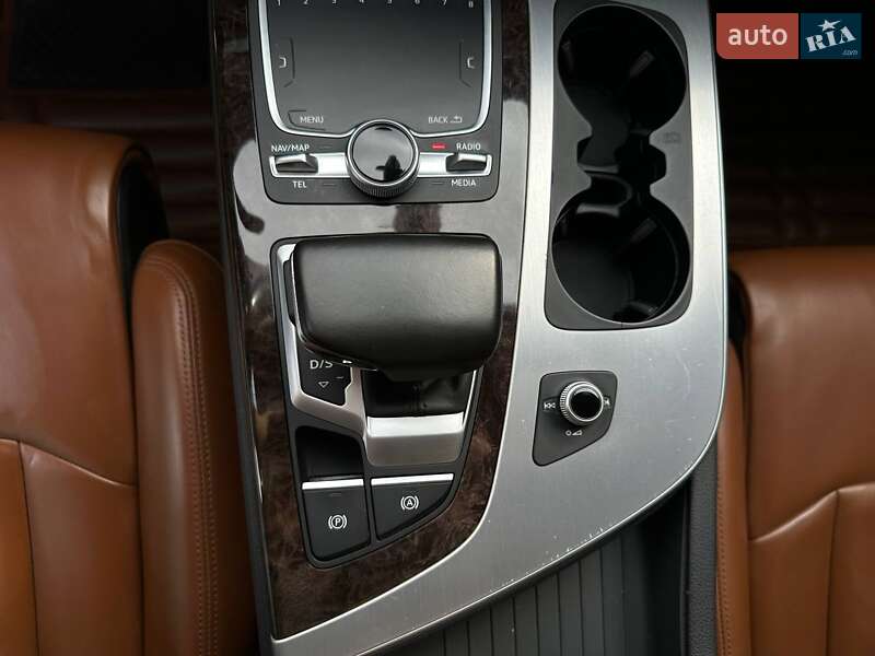 Позашляховик / Кросовер Audi Q7 2015 в Рівному фото 39 Позашляховик / Кросовер Audi Q7 2015 в Рівному