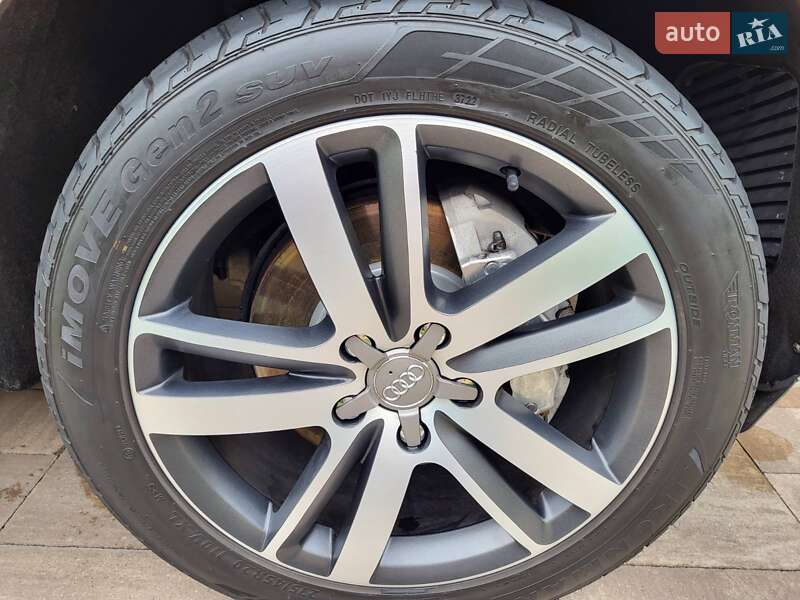 Позашляховик / Кросовер Audi Q7 2014 в Острозі