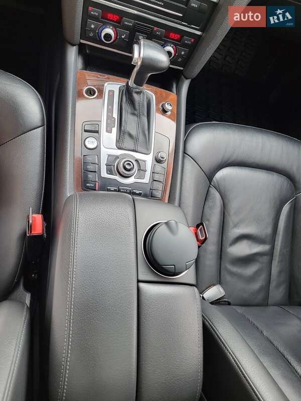 Позашляховик / Кросовер Audi Q7 2014 в Острозі