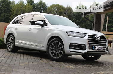 Внедорожник / Кроссовер Audi Q7 2017 в Ровно