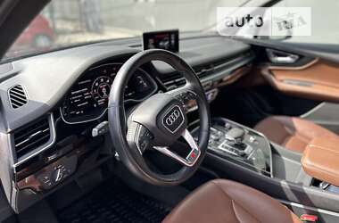 Внедорожник / Кроссовер Audi Q7 2018 в 