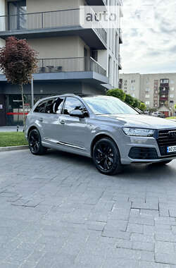 Позашляховик / Кросовер Audi Q7 2016 в Тячеві