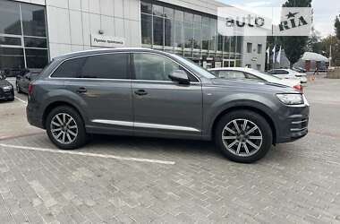 Позашляховик / Кросовер Audi Q7 2017 в Києві