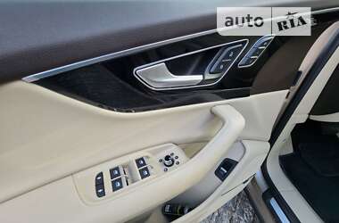 Внедорожник / Кроссовер Audi Q7 2018 в 