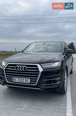 Внедорожник / Кроссовер Audi Q7 2017 в 