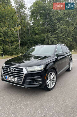 Внедорожник / Кроссовер Audi Q7 2017 в 