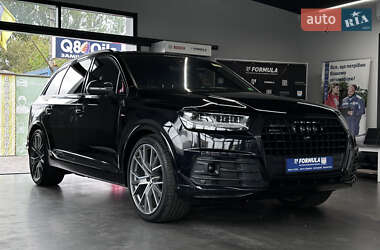 Внедорожник / Кроссовер Audi Q7 2017 в Нововолынске