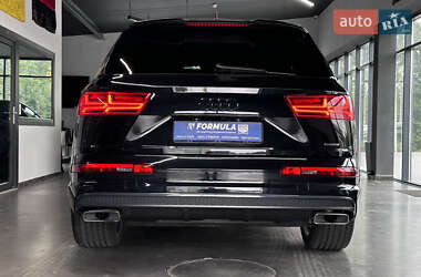 Внедорожник / Кроссовер Audi Q7 2017 в Нововолынске