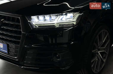 Позашляховик / Кросовер Audi Q7 2017 в 