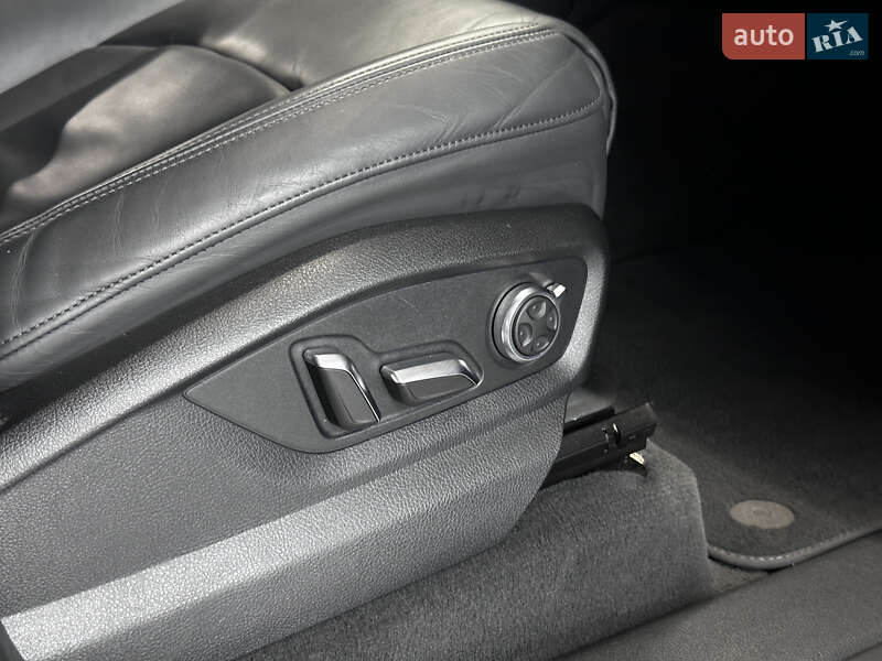 Внедорожник / Кроссовер Audi Q7 2017 в Нововолынске