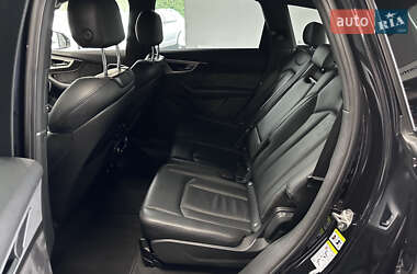 Внедорожник / Кроссовер Audi Q7 2017 в Нововолынске