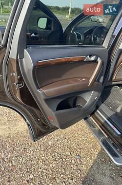 Позашляховик / Кросовер Audi Q7 2013 в 