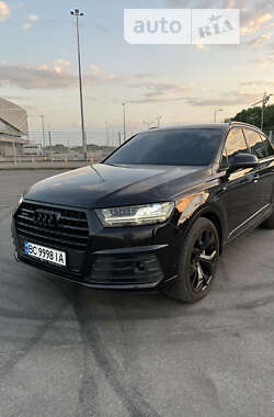 Позашляховик / Кросовер Audi Q7 2015 в 