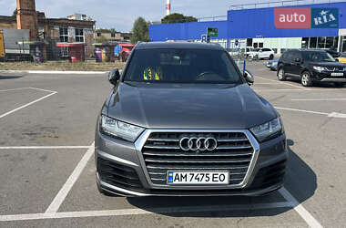 Внедорожник / Кроссовер Audi Q7 2016 в 