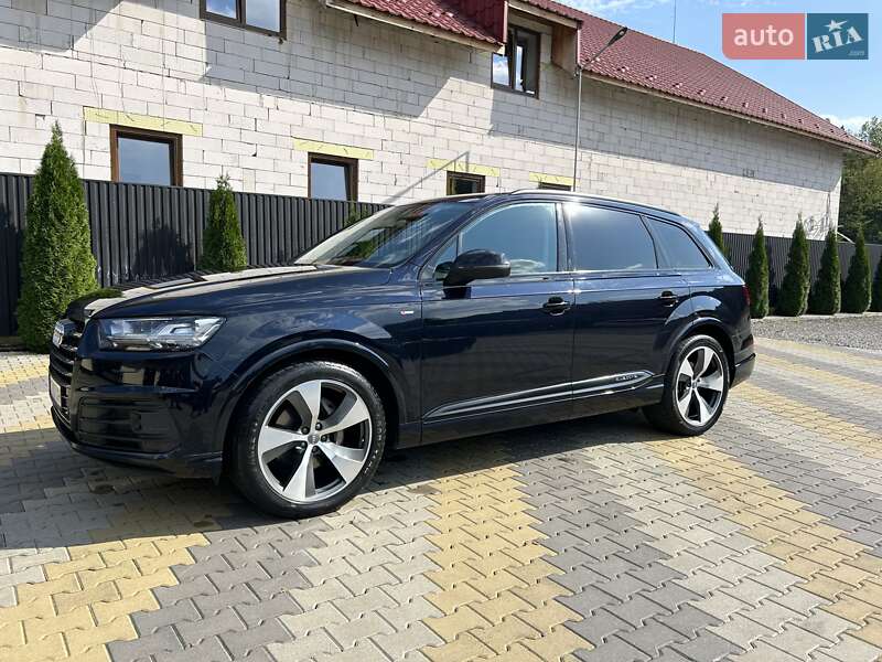 Позашляховик / Кросовер Audi Q7 2016 в Іршаві