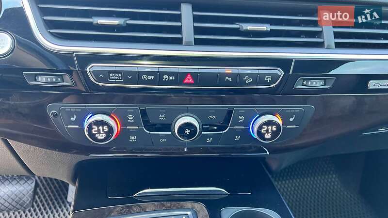 Позашляховик / Кросовер Audi Q7 2017 в Дніпрі