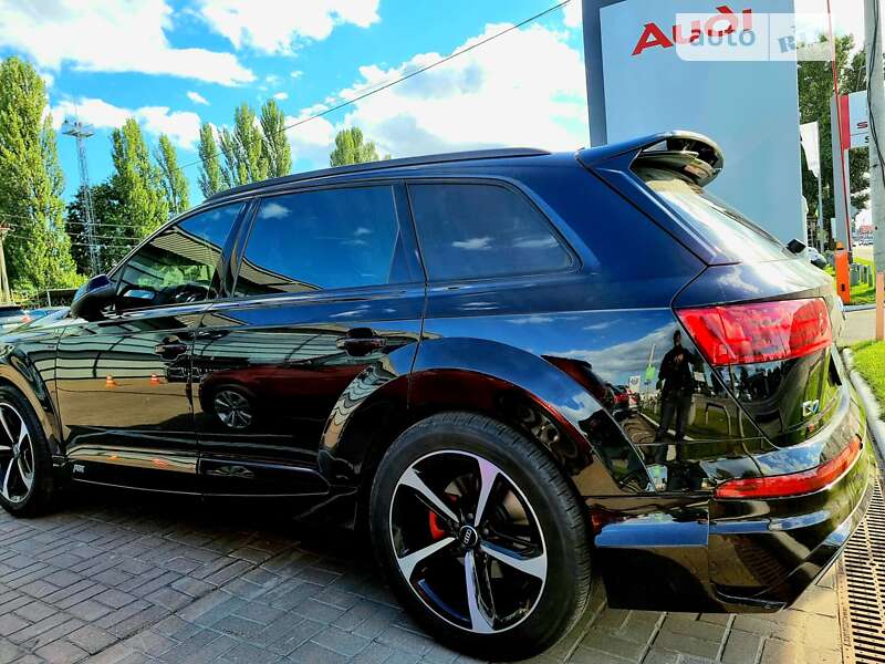 Позашляховик / Кросовер Audi Q7 2016 в Києві фото 26 Позашляховик / Кросовер Audi Q7 2016 в Києві