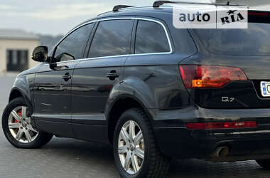 Внедорожник / Кроссовер Audi Q7 2006 в Черновцах