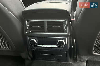 Внедорожник / Кроссовер Audi Q7 2016 в 