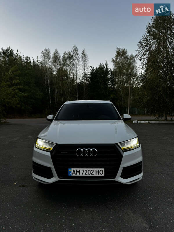 Позашляховик / Кросовер Audi Q7 2017 в Житомирі