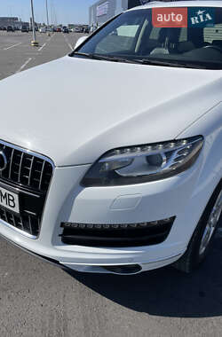 Внедорожник / Кроссовер Audi Q7 2015 в 