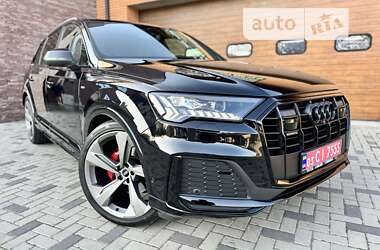 Позашляховик / Кросовер Audi Q7 2021 в Рівному