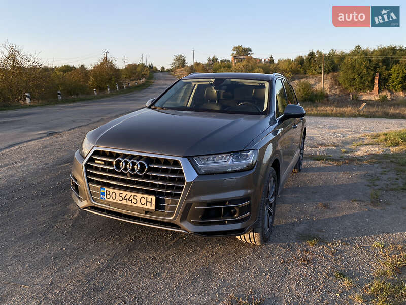 Внедорожник / Кроссовер Audi Q7 2017 в Борщеве