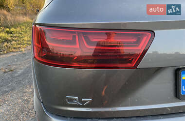 Позашляховик / Кросовер Audi Q7 2017 в 