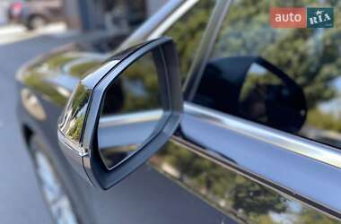 Внедорожник / Кроссовер Audi Q7 2017 в 