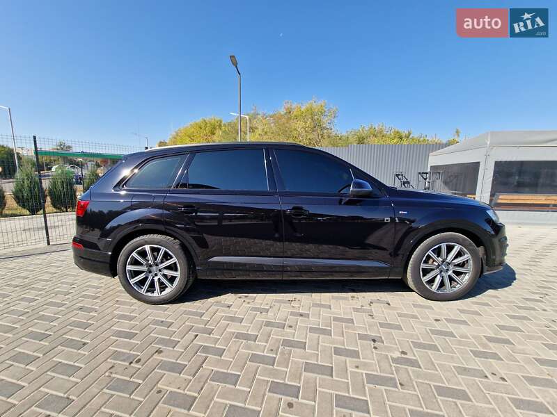 Позашляховик / Кросовер Audi Q7 2018 в Полтаві
