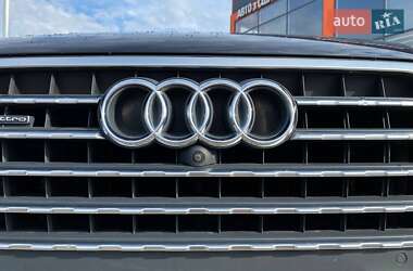 Позашляховик / Кросовер Audi Q7 2016 в 