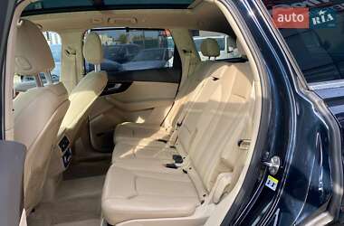 Позашляховик / Кросовер Audi Q7 2016 в 