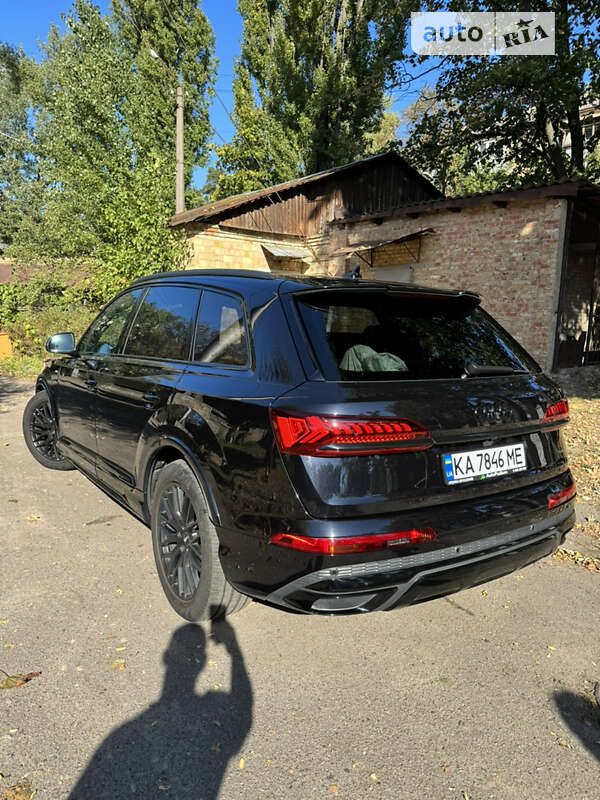 Позашляховик / Кросовер Audi Q7 2019 в Києві