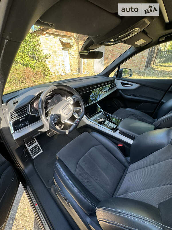 Позашляховик / Кросовер Audi Q7 2019 в Києві