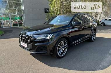 Внедорожник / Кроссовер Audi Q7 2020 в Киеве