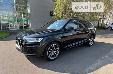 Позашляховик / Кросовер Audi Q7 2020 в Києві