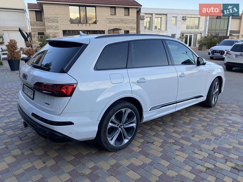 Позашляховик / Кросовер Audi Q7 2020 в Одесі