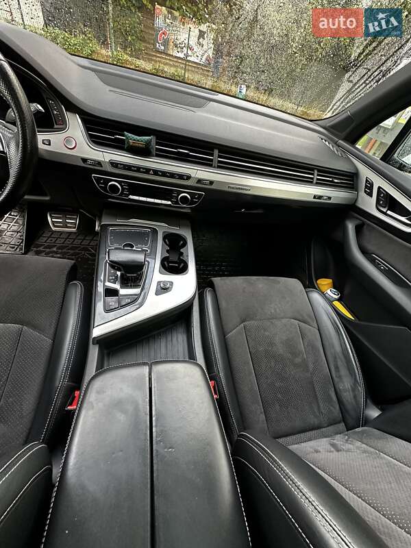 Внедорожник / Кроссовер Audi Q7 2017 в Львове