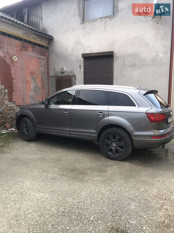 Внедорожник / Кроссовер Audi Q7 2013 в Борщеве