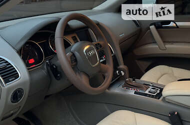 Позашляховик / Кросовер Audi Q7 2007 в Вараші