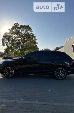 Внедорожник / Кроссовер Audi Q7 2020 в Киеве