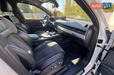 Внедорожник / Кроссовер Audi Q7 2016 в 