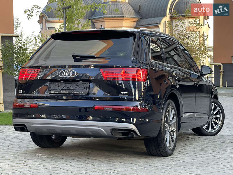 Внедорожник / Кроссовер Audi Q7 2015 в Ровно