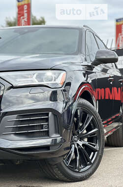 Внедорожник / Кроссовер Audi Q7 2020 в Киеве