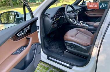 Внедорожник / Кроссовер Audi Q7 2018 в 
