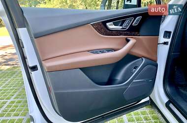 Внедорожник / Кроссовер Audi Q7 2018 в 
