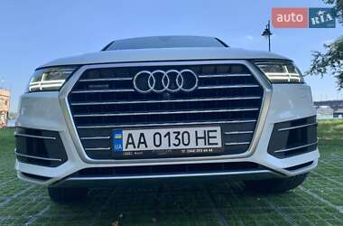 Внедорожник / Кроссовер Audi Q7 2018 в 