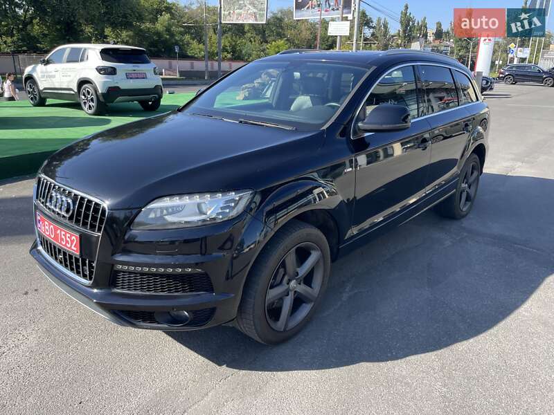 Внедорожник / Кроссовер Audi Q7 2014 в 