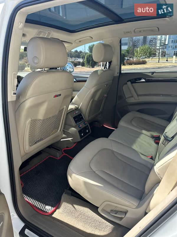 Позашляховик / Кросовер Audi Q7 2011 в Черкасах